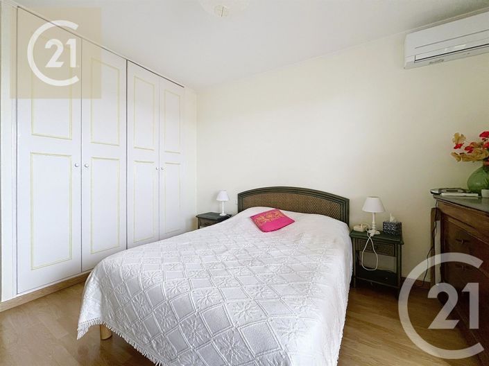 Image No.17-3 Bed Apartment for sale