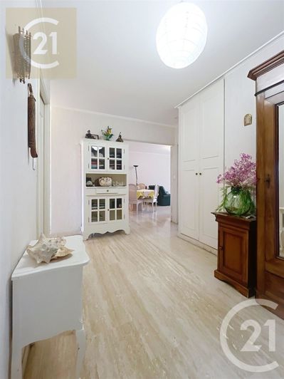 Image No.5-3 Bed Apartment for sale