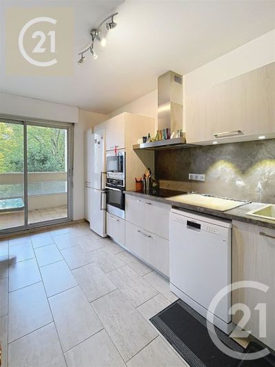 Image No.9-3 Bed Apartment for sale