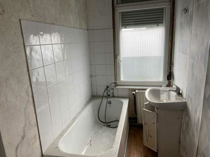 Image No.7-2 Bed House for sale