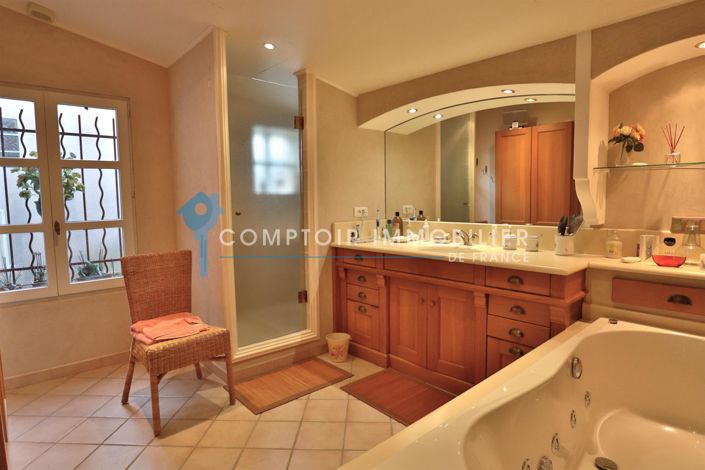 Image No.11-4 Bed House for sale