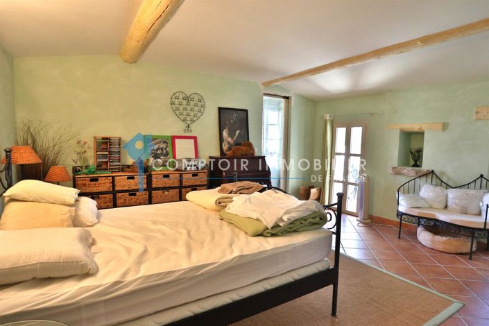 Image No.12-4 Bed House for sale