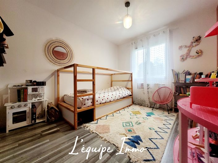 Image No.10-3 Bed House for sale