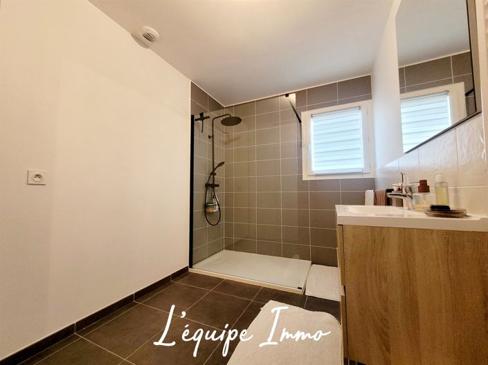 Image No.11-3 Bed House for sale