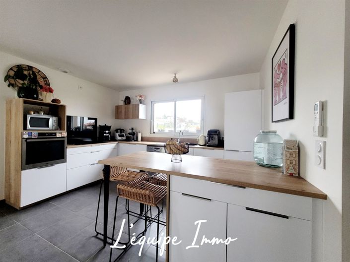 Image No.6-3 Bed House for sale