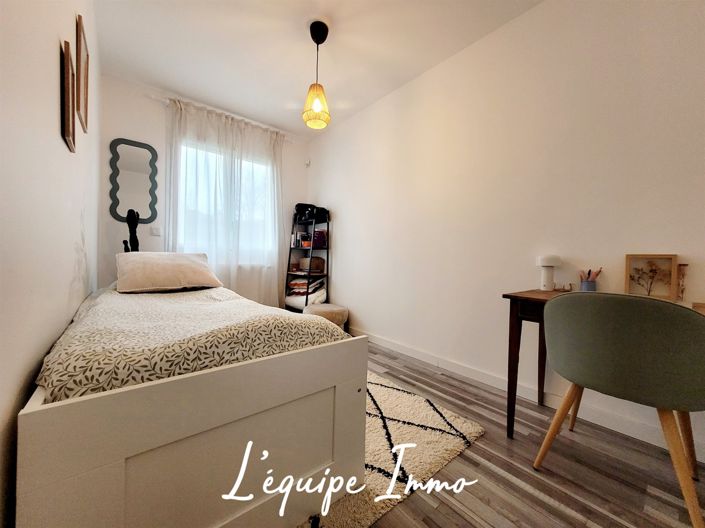 Image No.8-3 Bed House for sale