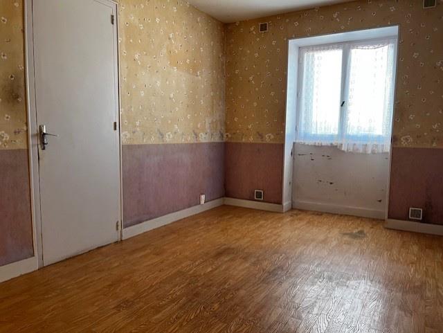 Image No.8-Maison de 1 chambre à vendre à Restigné