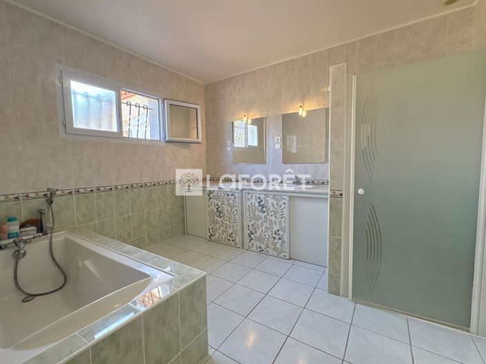 Image No.5-5 Bed House for sale