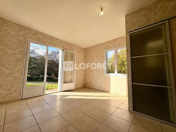 Image No.6-5 Bed House for sale