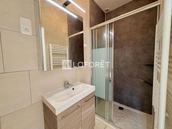 Image No.7-5 Bed House for sale