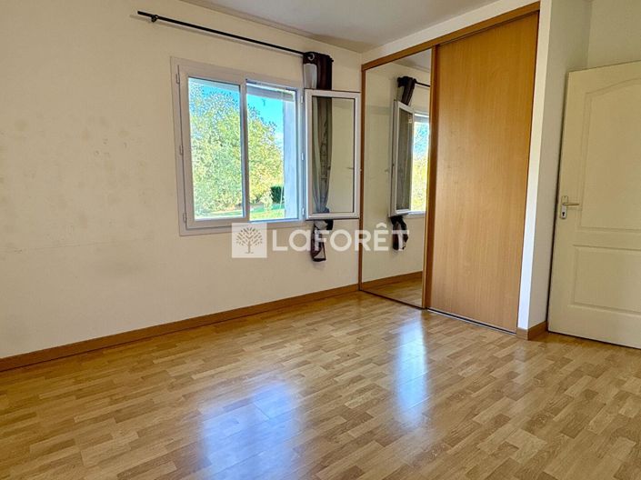 Image No.8-5 Bed House for sale