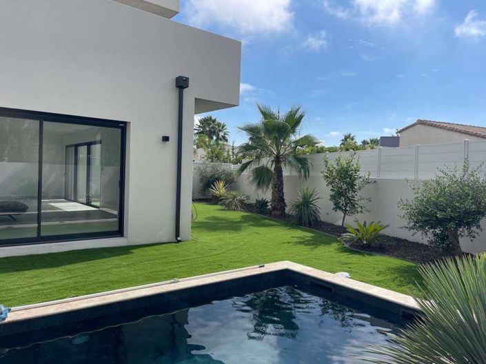 Image No.2-4 Bed House for sale