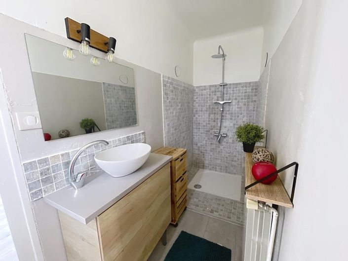 Image No.10-7 Bed House for sale