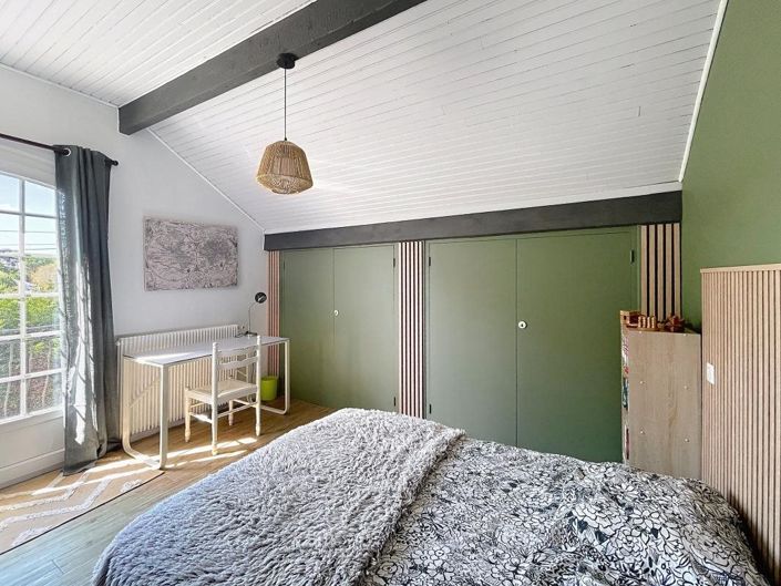 Image No.17-7 Bed House for sale