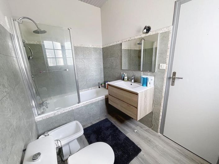 Image No.19-7 Bed House for sale