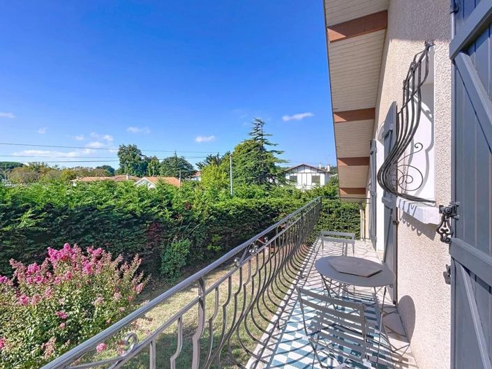 Image No.4-7 Bed House for sale