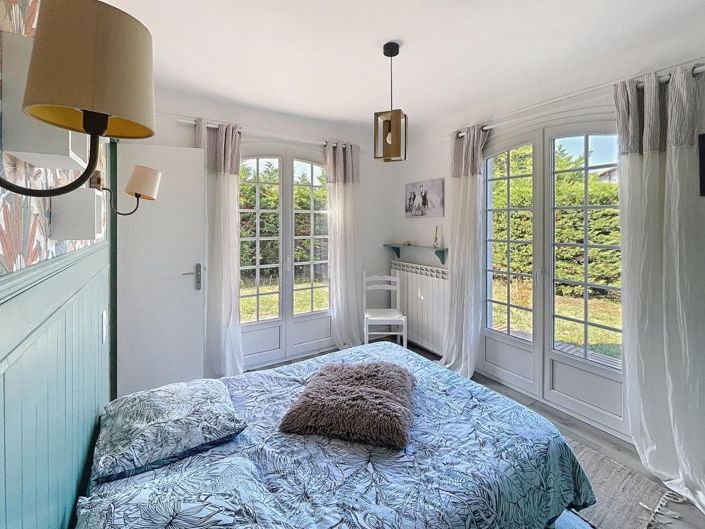 Image No.7-7 Bed House for sale