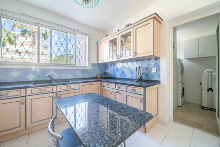 Image No.19-2 Bed Apartment for sale