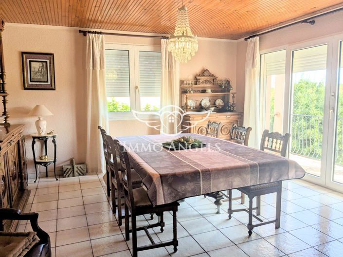 Image No.6-3 Bed House for sale