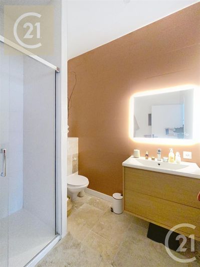 Image No.10-3 Bed House for sale