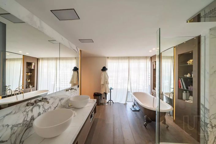 Image No.13-5 Bed Apartment for sale