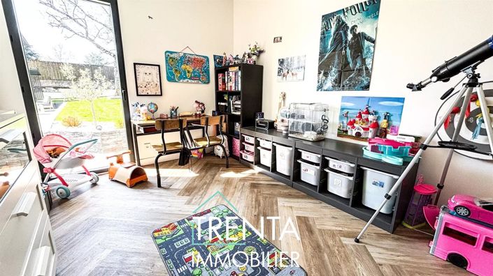 Image No.11-3 Bed House for sale