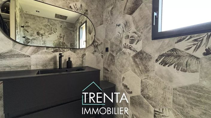 Image No.6-3 Bed House for sale