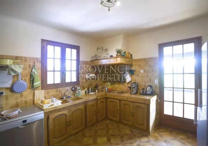 Image No.6-5 Bed House for sale