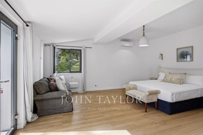 Image No.31-9 Bed House for sale