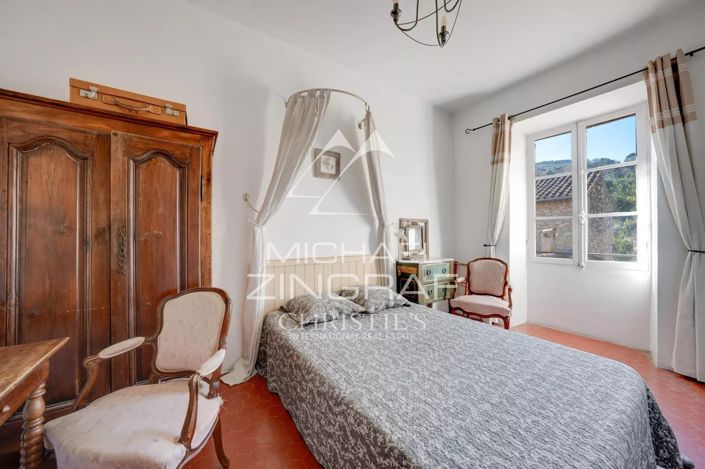 Image No.11-7 Bed House for sale