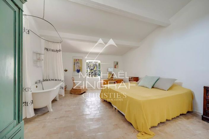 Image No.12-7 Bed House for sale