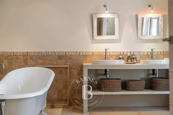 Image No.15-5 Bed House for sale