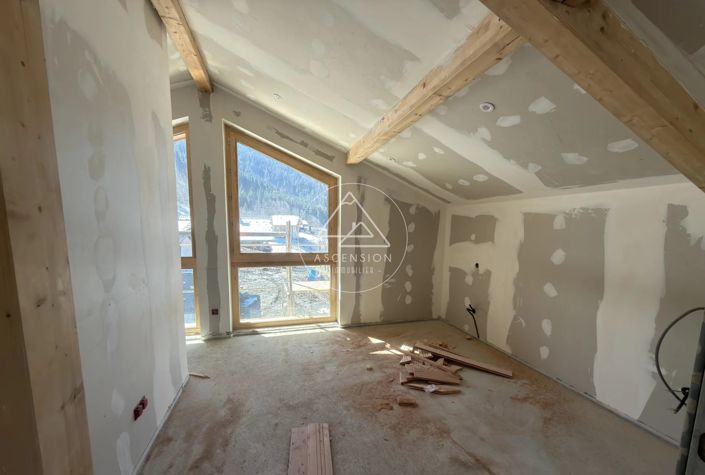 Image No.11-5 Bed House for sale