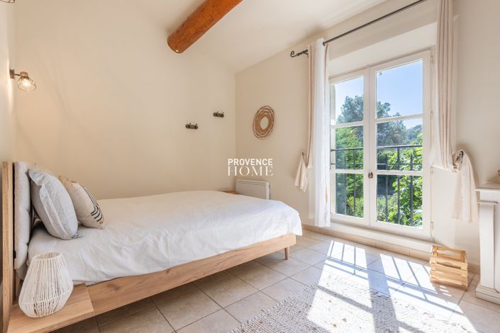 Image No.15-5 Bed Property for sale