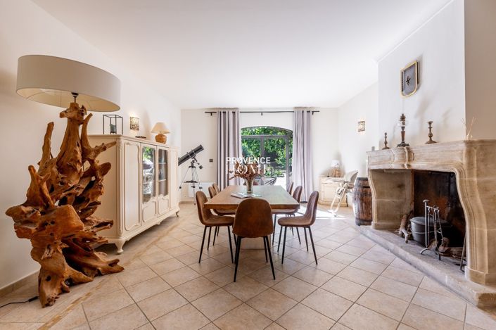 Image No.6-5 Bed Property for sale