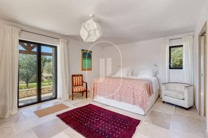 Image No.8-5 Bed House for sale