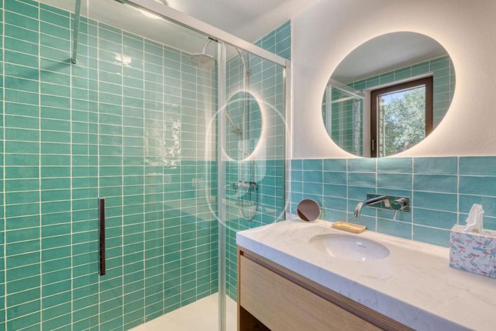 Image No.9-5 Bed House for sale