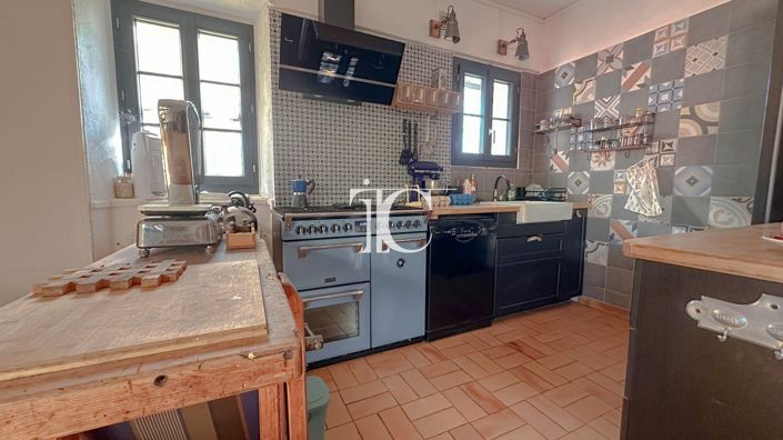 Image No.7-4 Bed House for sale