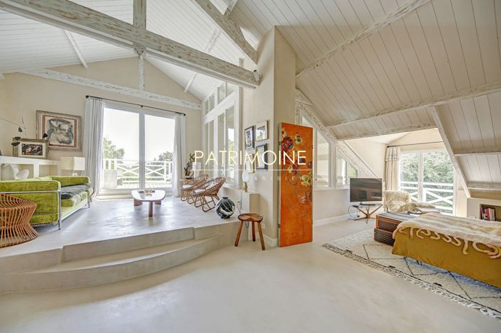 Image No.16-5 Bed Property for sale