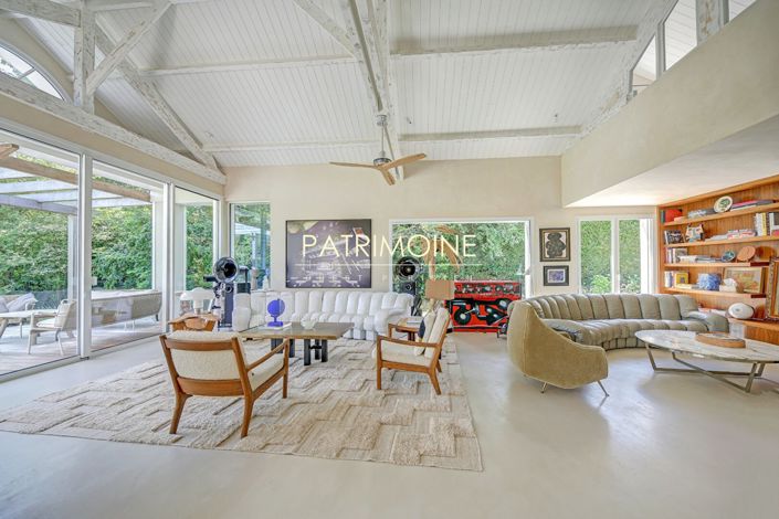 Image No.5-5 Bed Property for sale