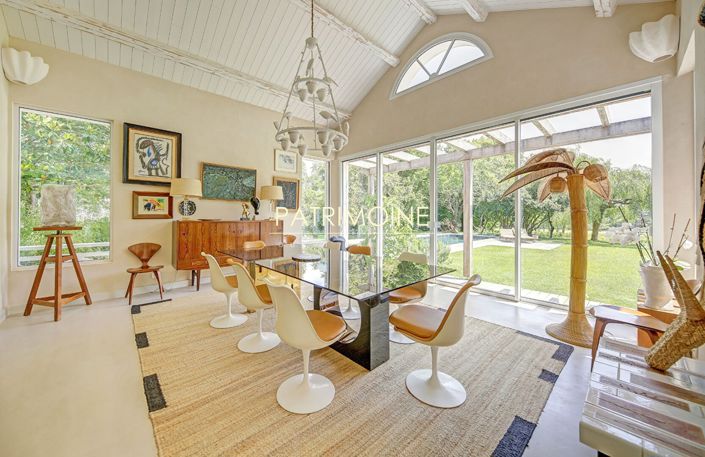 Image No.9-5 Bed Property for sale