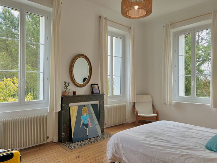 Image No.8-5 Bed House for sale