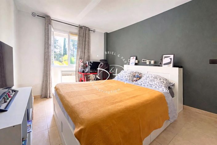 Image No.13-5 Bed House for sale