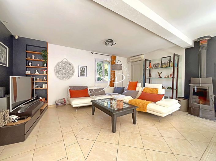 Image No.6-5 Bed House for sale