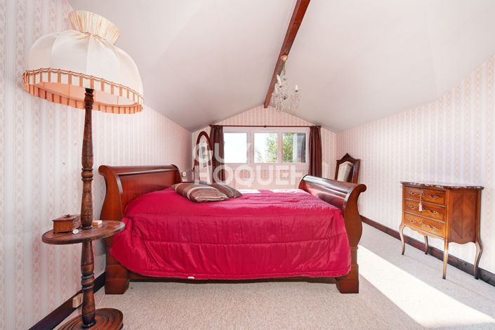 Image No.10-3 Bed House for sale