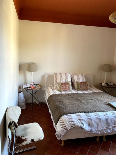 Image No.6-5 Bed House for sale