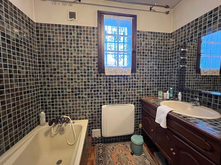 Image No.9-3 Bed House for sale