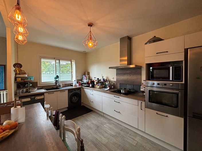 Image No.2-4 Bed House for sale