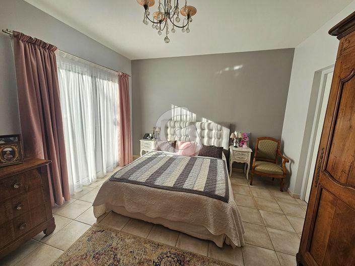 Image No.8-3 Bed House for sale