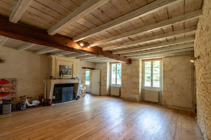 Image No.5-Maison de 7 chambres à vendre à Corme-Royal